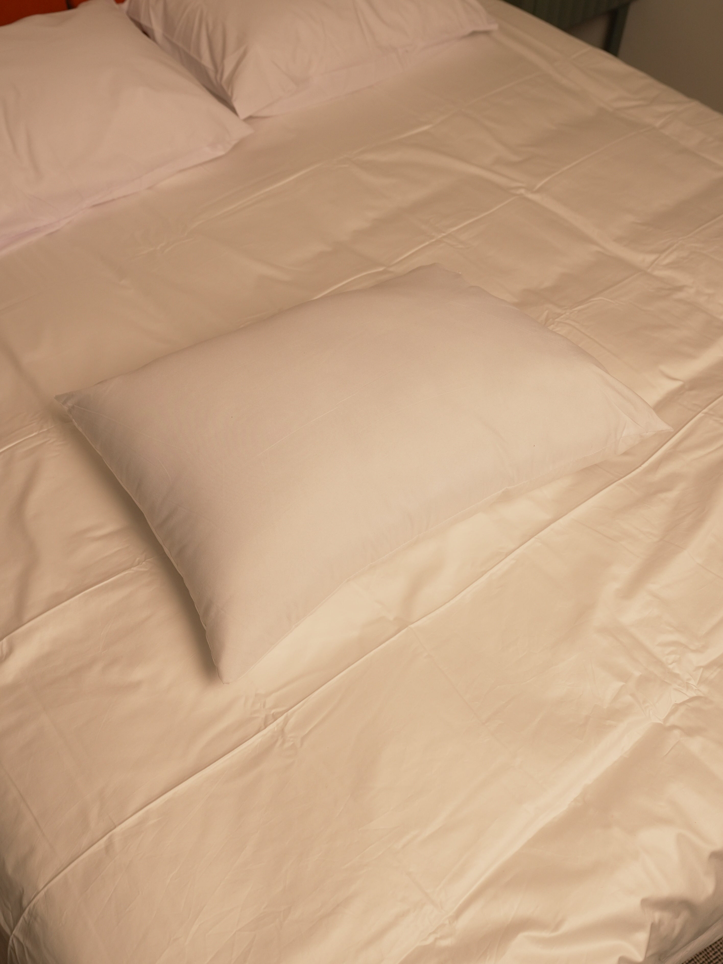 Plain White Fiber Pillow